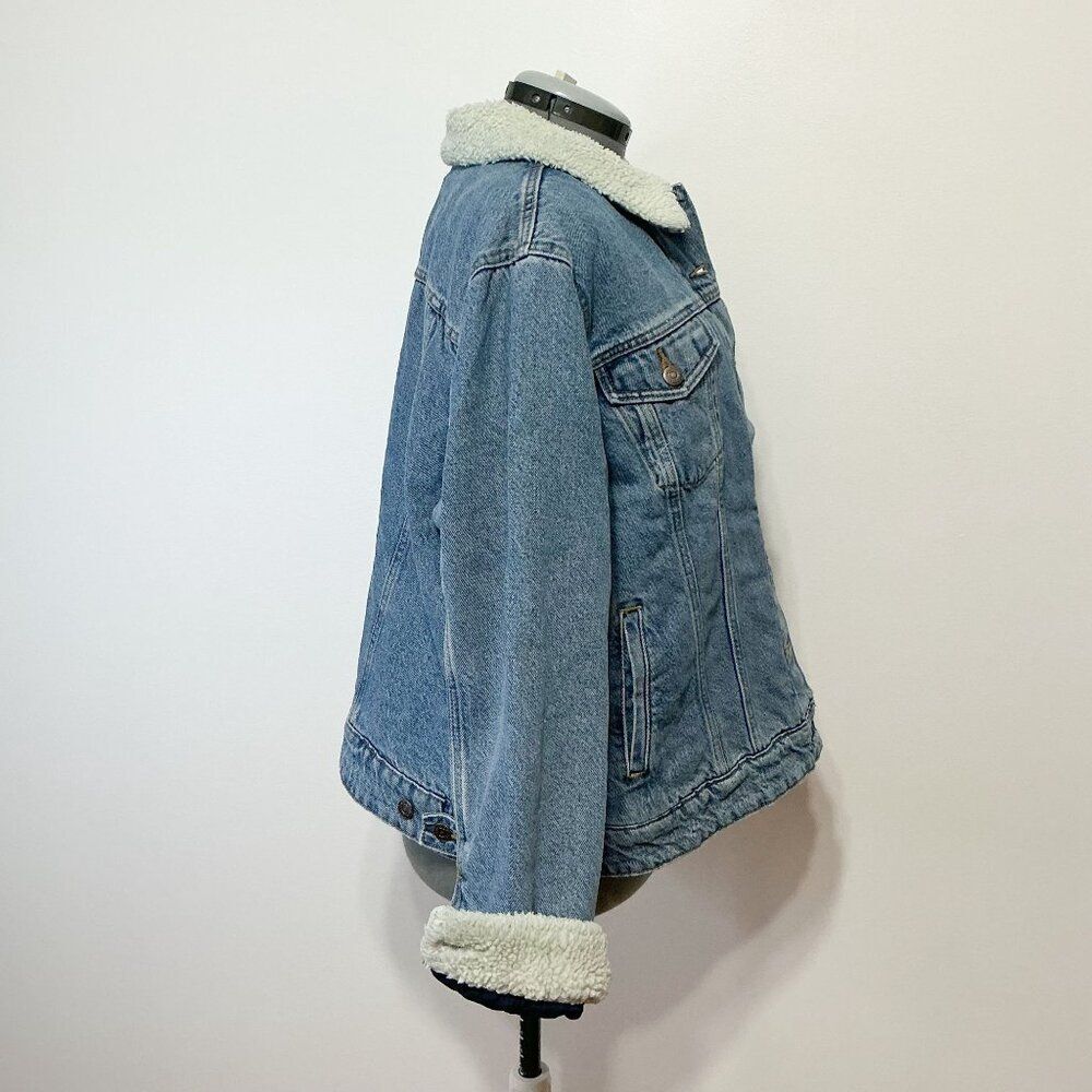 Levi's NWT Sz 1X Light Wash Sherpa Trucker Plus Denim Jean Jacket- Runs Small - Picture 8 of 16